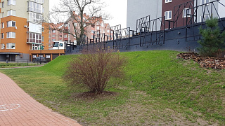 Укрепление откоса (угол склона 45 градусов) от эрозии. Объект : Верхнее озеро г. Калининград