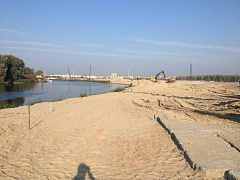 Подготовка площадки и отгрузка материалов для берегоукрепления откосного типа на региональном объекте строительства “Строительство стадиона Чемпионата Мира 2018 в г. Калининграде”