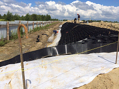 Укрепление откосов насыпи строящегося завода “газпром” в калининградской обл.