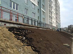 Укрепление откосов насыпи на объекте строительства жилого дома по ул.М.Баграмяна